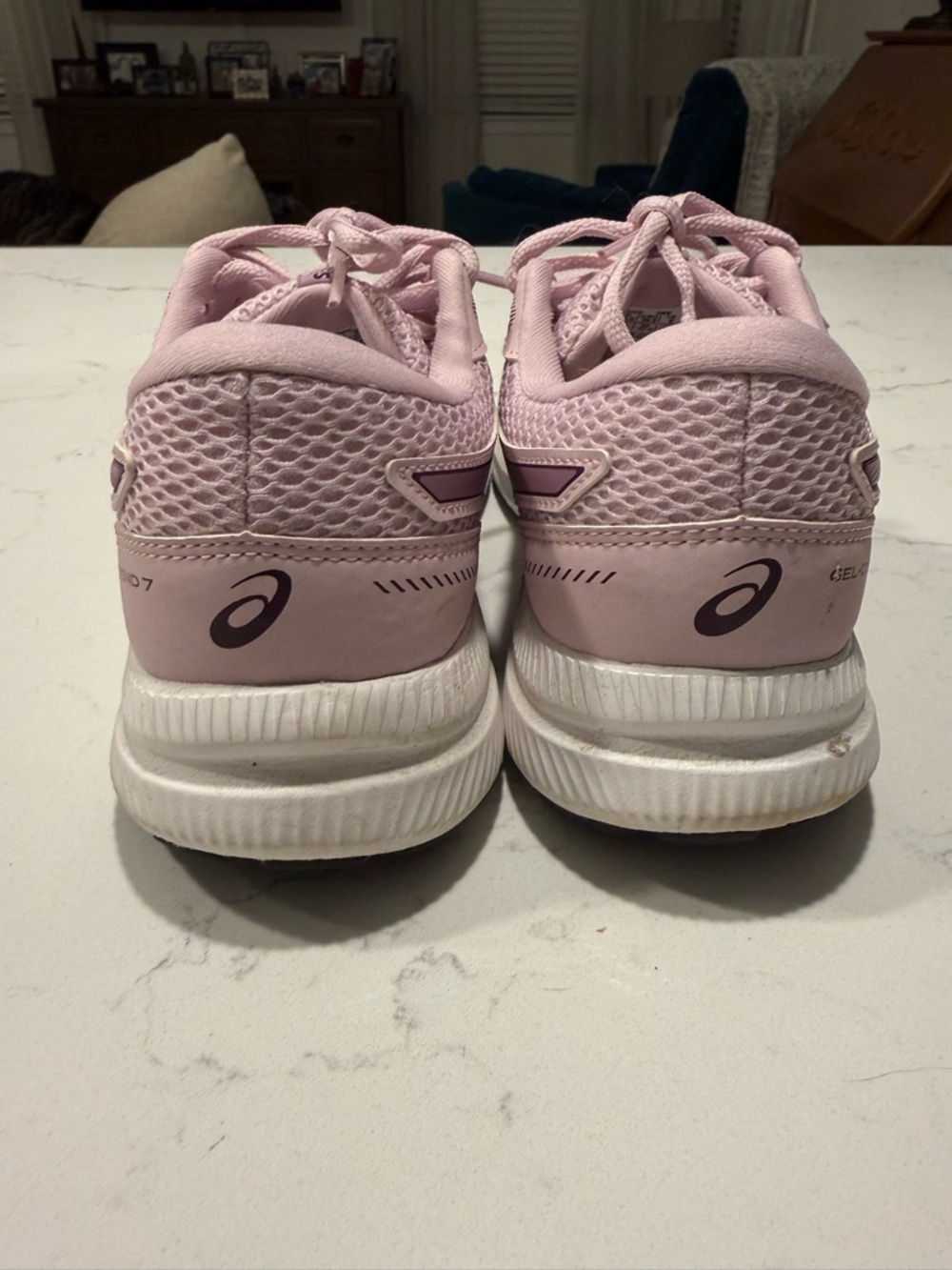 Asics Light Pink Women's Running Shoes - size 8 - Picture 2 of 5